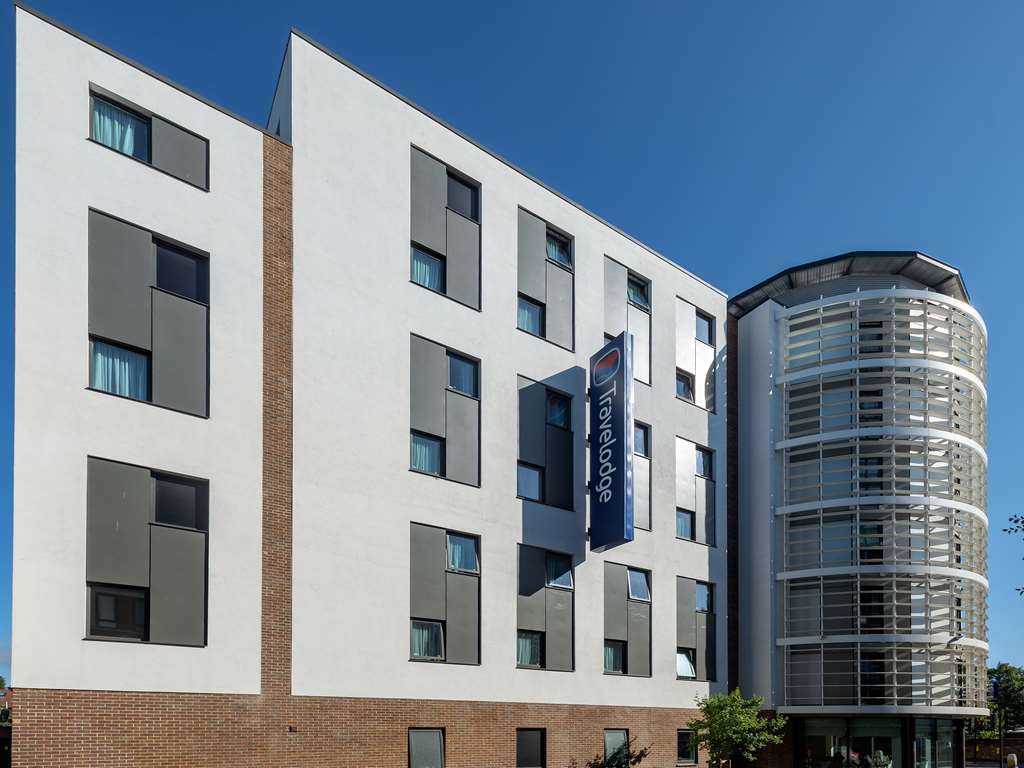 Travelodge London Hounslow Exterior foto